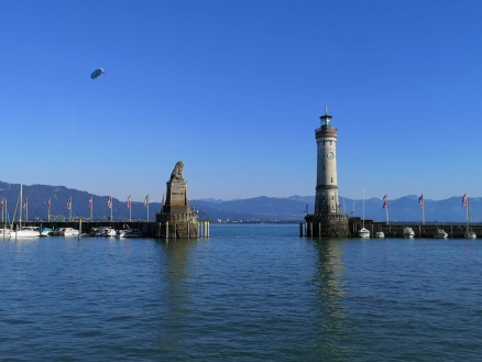 Bodensee-Urlaub in einer Ferienwohnung mit Hund - Lindau Hafeneinfahrt