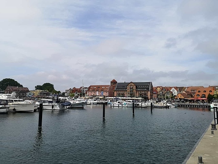 Hafen von Waren am Müritzsee an der Mecklenburgischen Seenplatte - Urlaub mit Hund